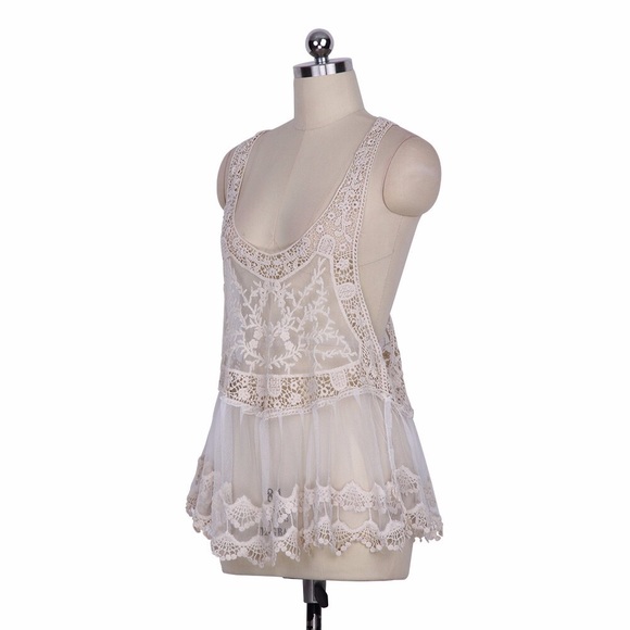 Beautiful delicate lace boho cover up top - Picture 3 of 8